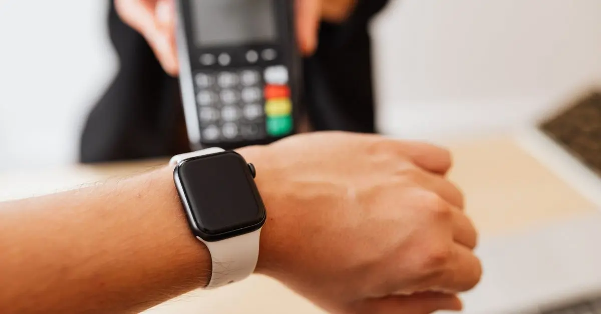 Montres digitales vs analogiques : faire le bon choix