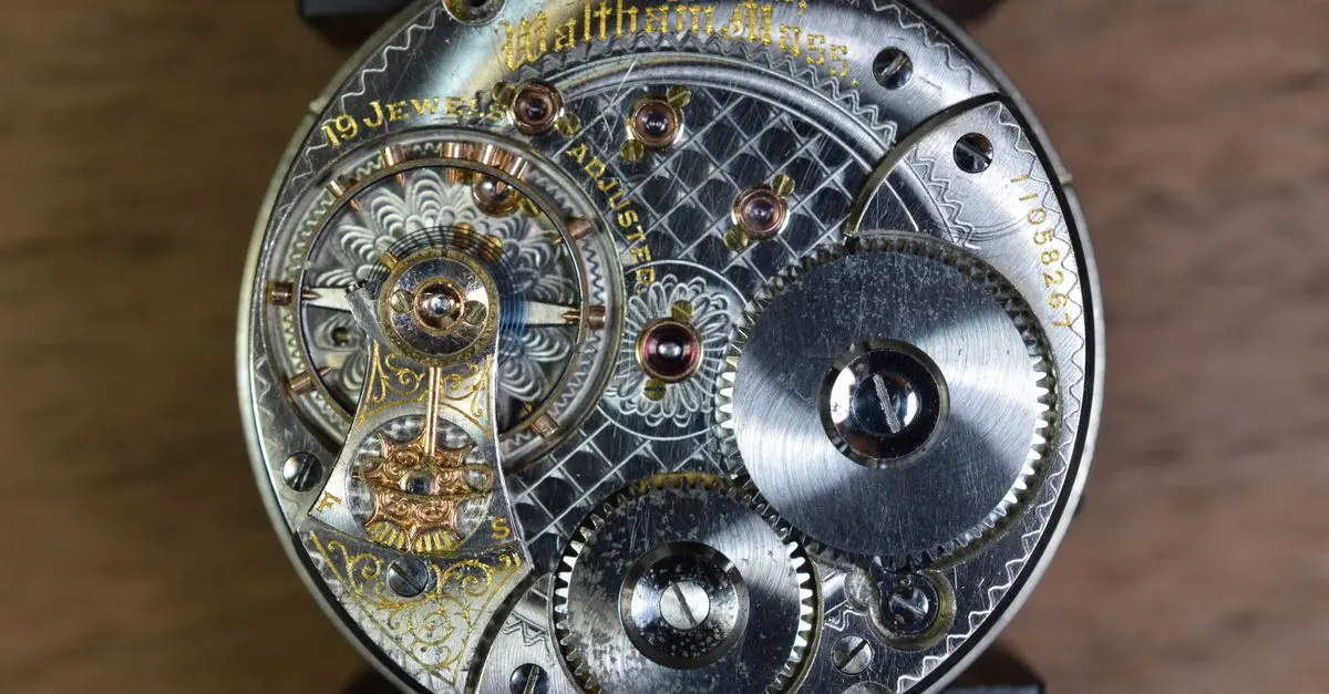 Rolex vs Patek Philippe : Quelle marque choisir ?
